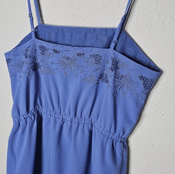 Hive & Honey Blue Mini Dress Adjustable Strap Embroidered Floral Size M Medium - Picture 6 of 12